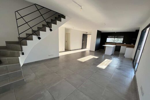 Maison 4 pièces à louer à PONTEILLA