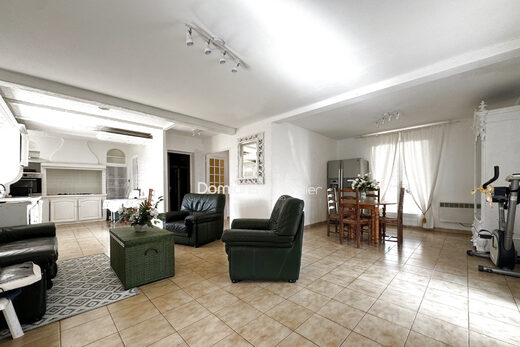 A VENDRE &#8211; LLUPIA &#8211; VILLA AVEC JARDIN