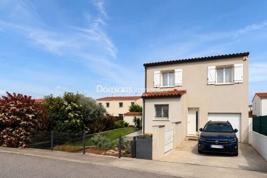 A VENDRE &#8211; TROUILLAS &#8211; VILLA AVEC JARDIN
