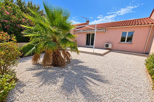 Maison 3 pièces à louer à LLUPIA